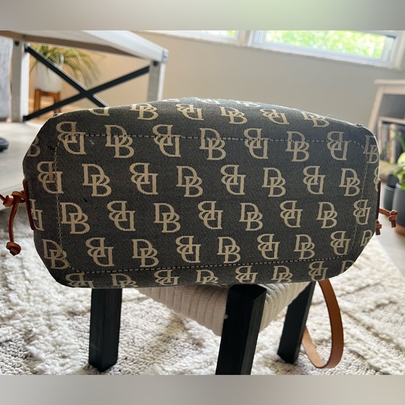 Dooney & Bourke Signature Crossbody Satchel Tulip Tote - Picture 6 of 16